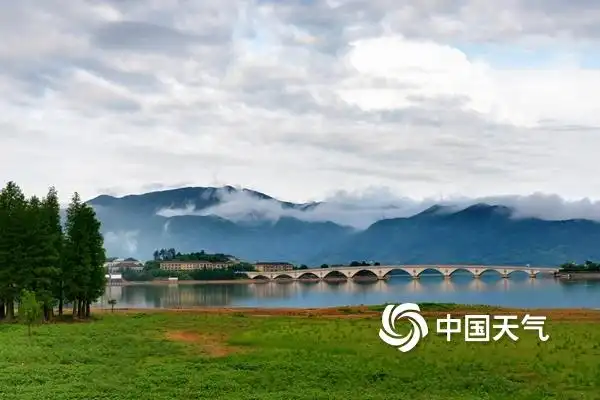 华东绿肺四明山清新空气避暑胜地_余姚天气_余姚四明山负氧离子浓度超清新空气旅游攻略