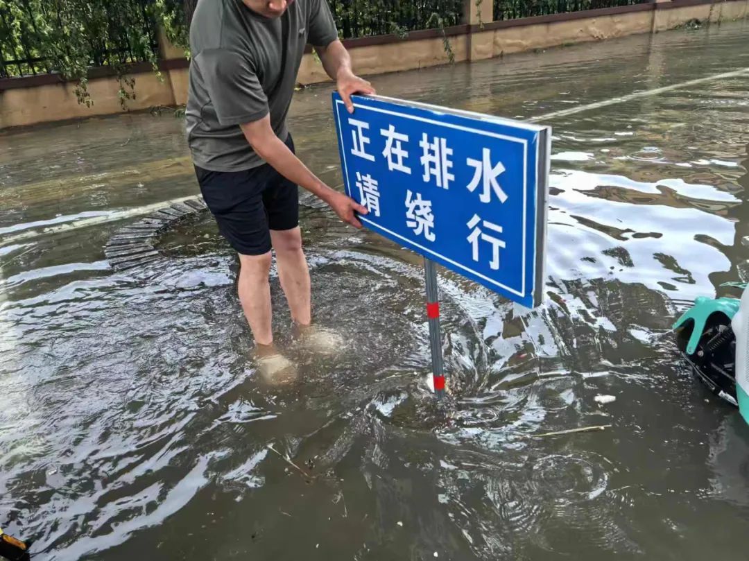 南阳暴雨红色预警转移群众_河南暴雨气象预警_邓州市天气预报