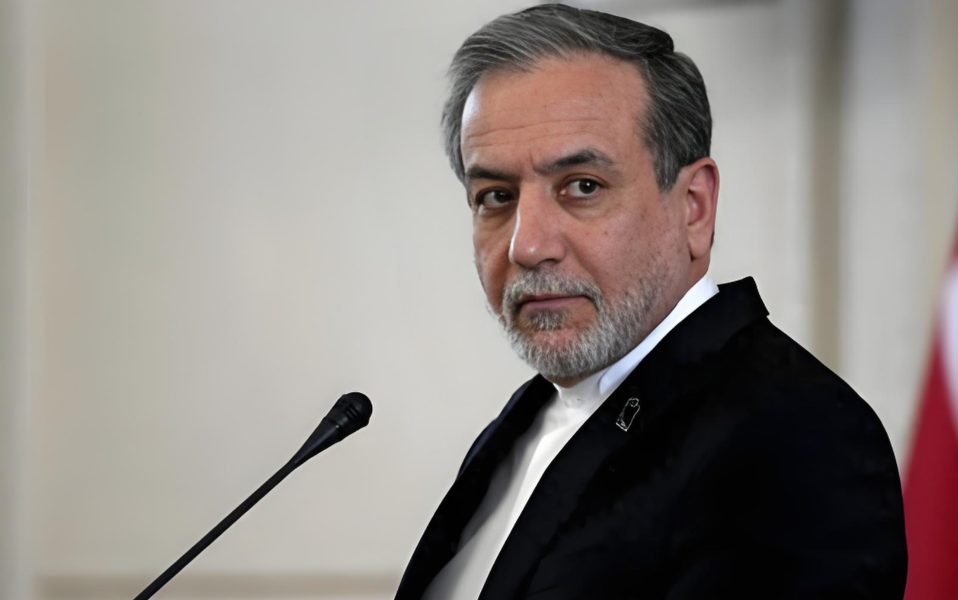 伊朗外长：以色列将为袭击伊基础设施“付出沉重代价”