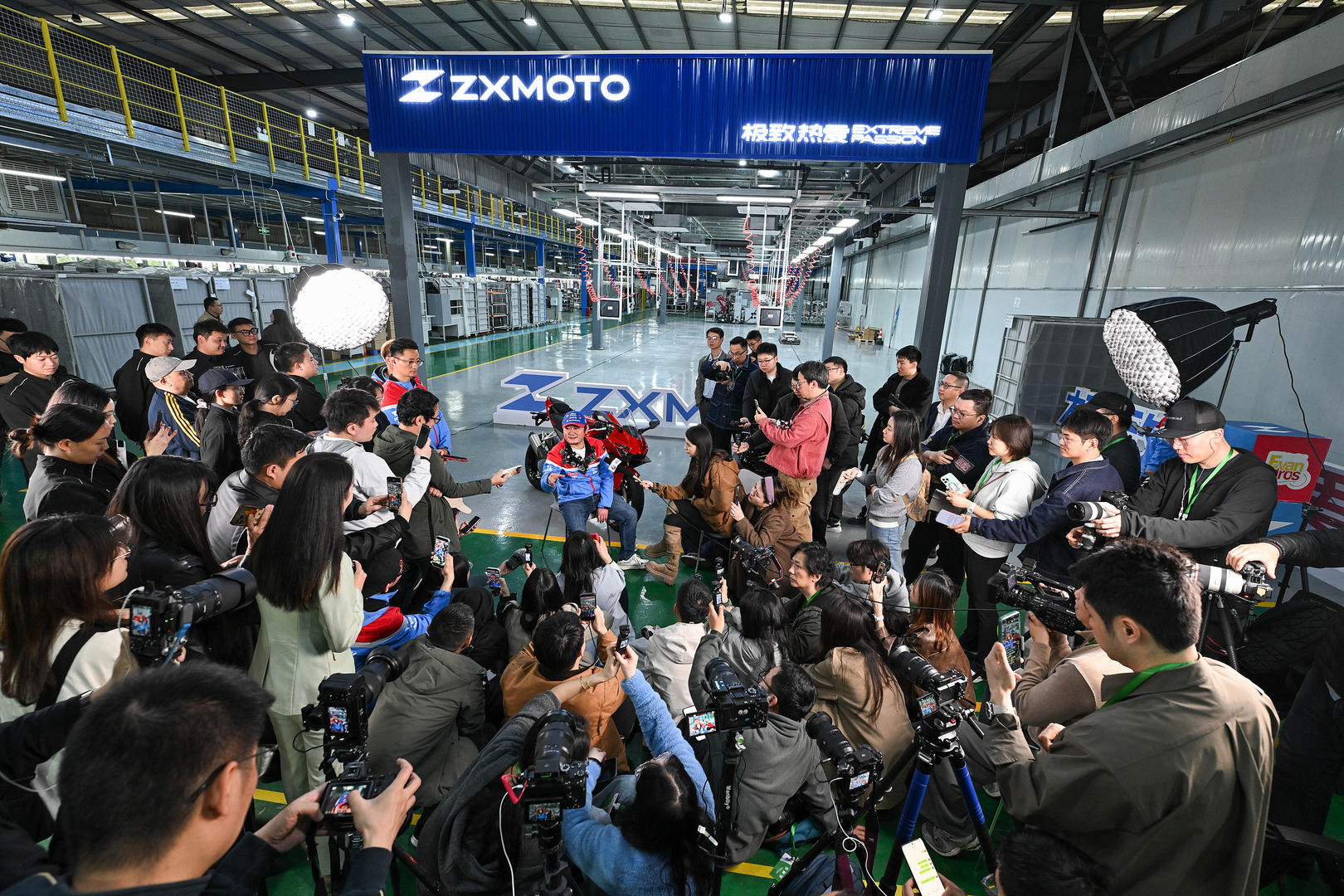 张雪机车销售称夺冠后两三天内订单大涨，已排至6月