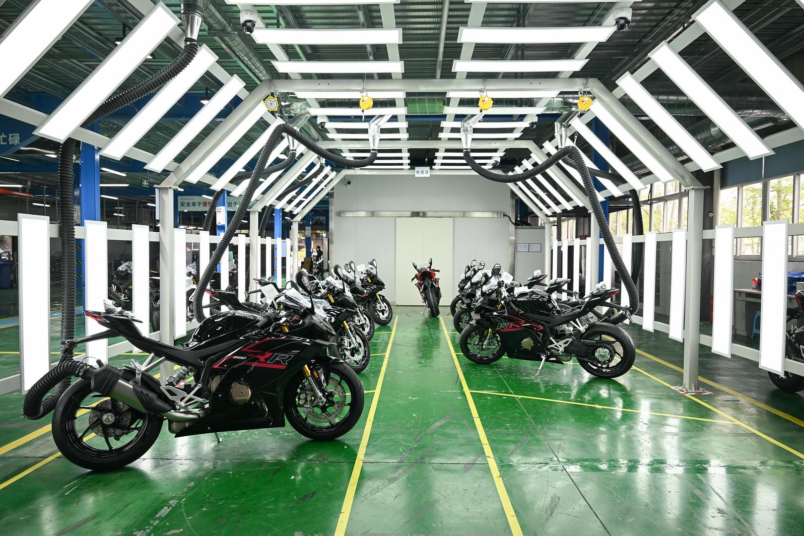 张雪机车销售称夺冠后两三天内订单大涨，已排至6月