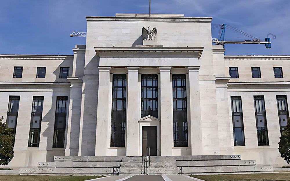 双向风险拉响警报 美联储陷入新困局