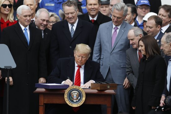 美国据悉考虑收紧汽车进口规定以加速制造业回流